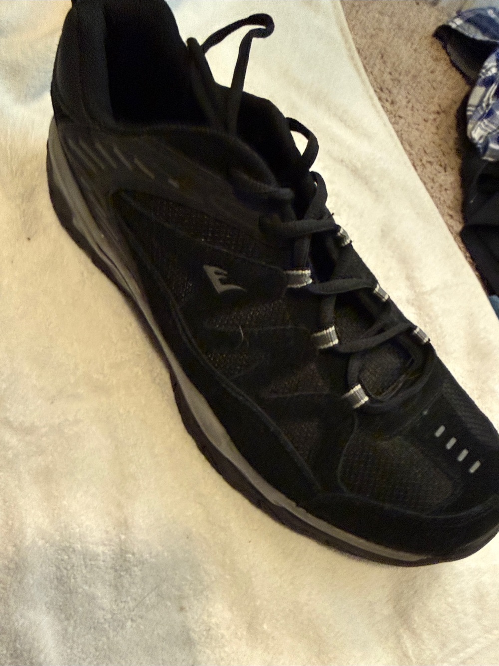 Everlast Black Men's Athletic Lace-Up Sneakers - Picture 3 of 4